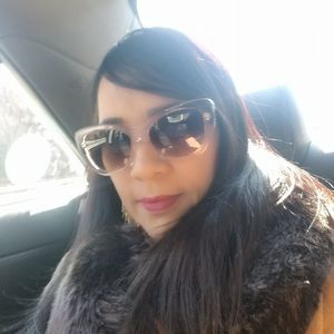 Meet your Posher, Raquel